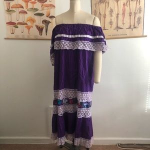 Vintage embroidered Mexican Off-shoulder dress